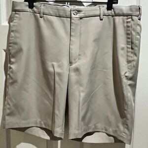 Peter Millar khaki shorts size 38